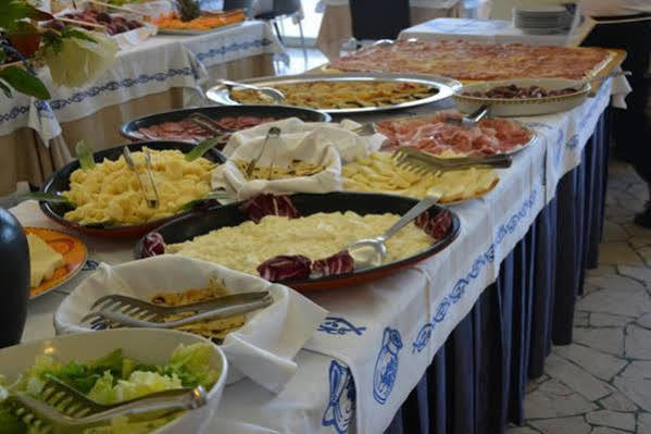 Hotel Patrizia ريتشيوني المظهر الخارجي الصورة